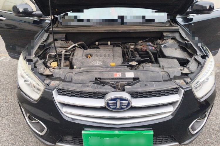 Used Bestune X80 2013 2.0L automatic luxury version Engine Bay