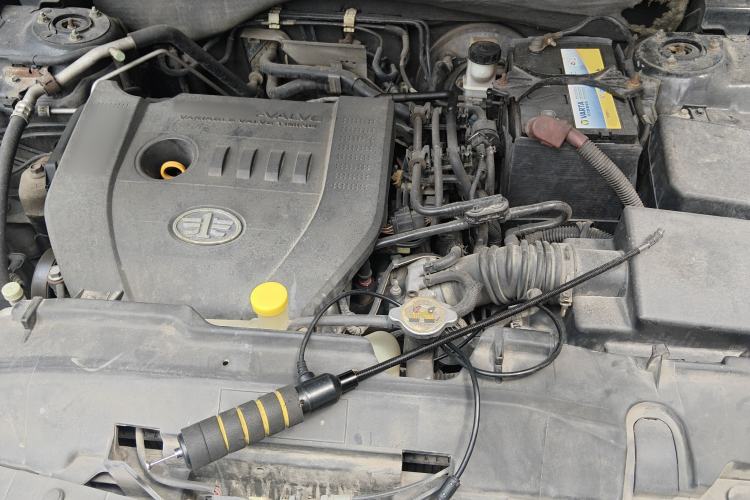 Used Bestune X80 2013 2.0L automatic luxury version Engine Bay