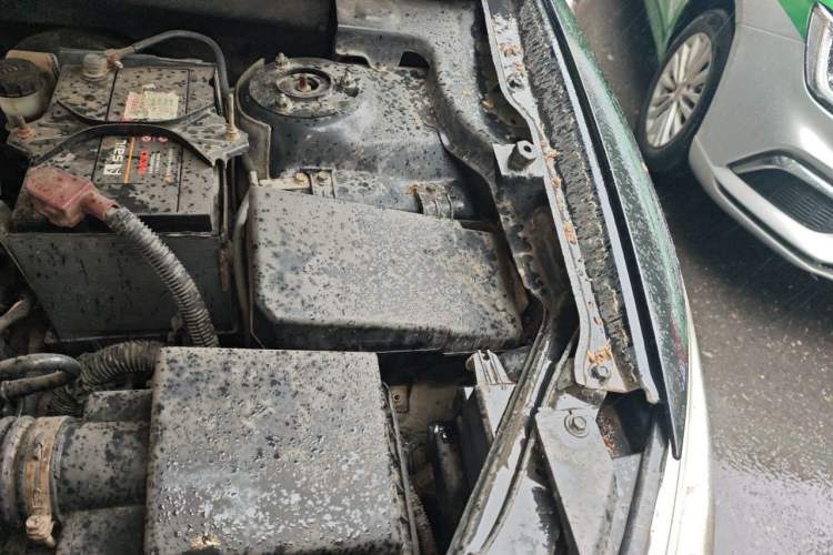 Used Bestune X80 2013 2.0L automatic comfort version Engine Bay Left