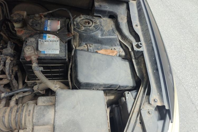 Used Bestune X80 2013 2.0L automatic comfort version Engine Bay Left