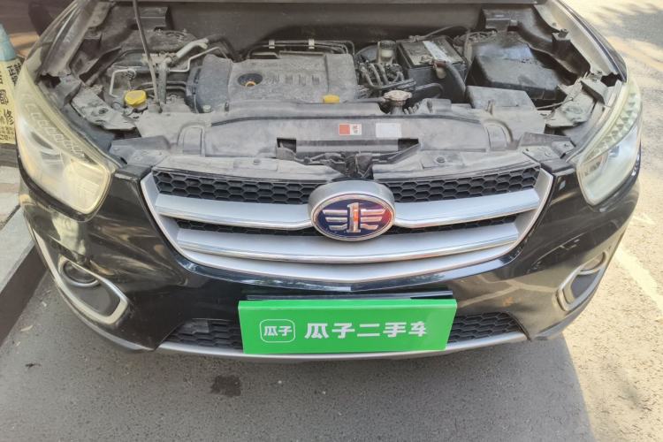 Used Bestune X80 2013 2.0L automatic luxury version Engine Bay