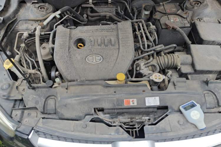 Used Bestune X80 2013 2.0L automatic luxury version Engine Bay