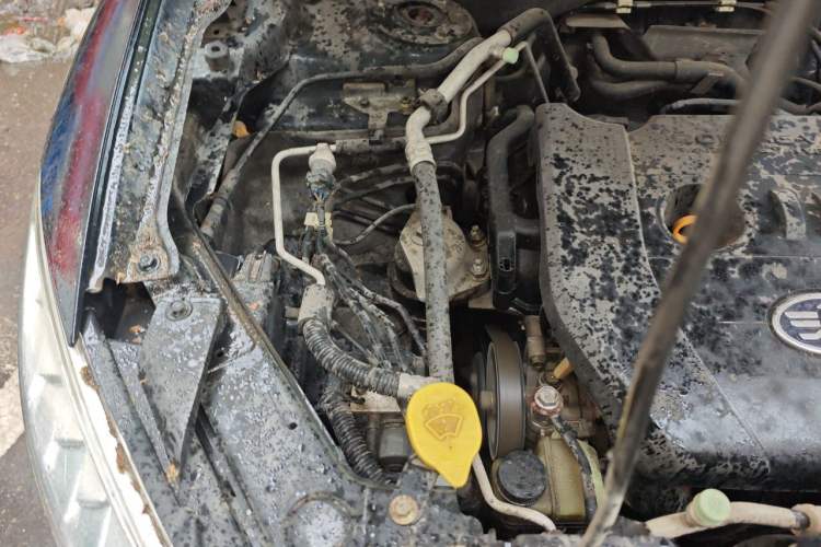 Used Bestune X80 2013 2.0L automatic comfort version Engine Bay Right
