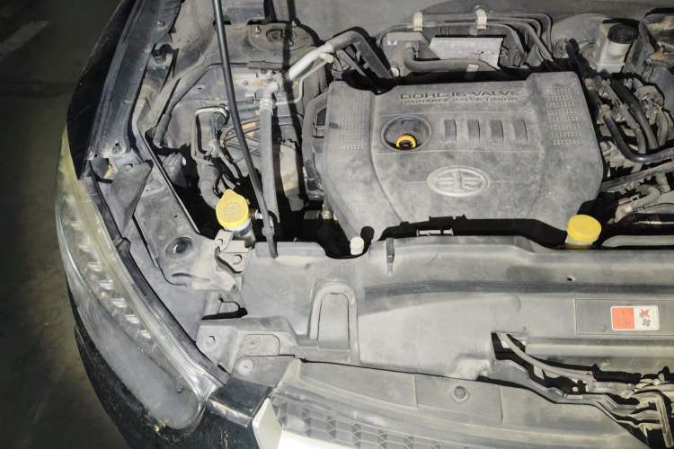 Used Bestune X80 2013 2.0L automatic comfort version Engine Bay Right