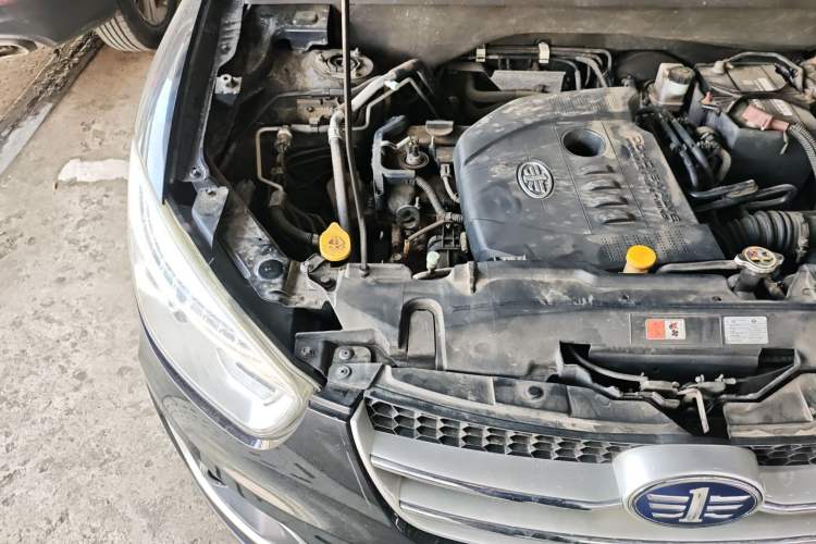 Used Bestune X80 2013 2.0L automatic comfort version Engine Bay Right