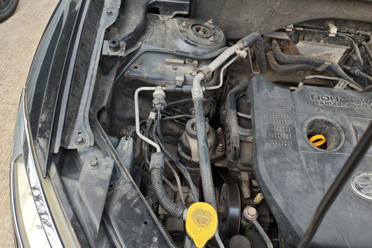 Used Bestune X80 2013 2.0L manual luxury version Engine Bay Right