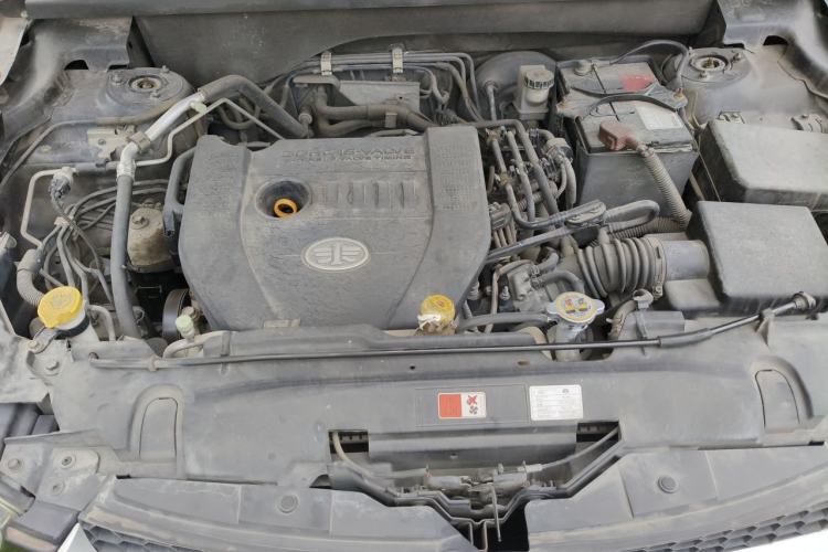 Used Bestune X80 2013 2.0L automatic luxury version Engine Bay
