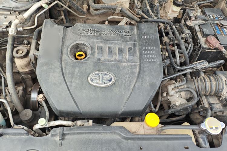 Used Bestune X80 2013 2.0L manual luxury version Engine Bay