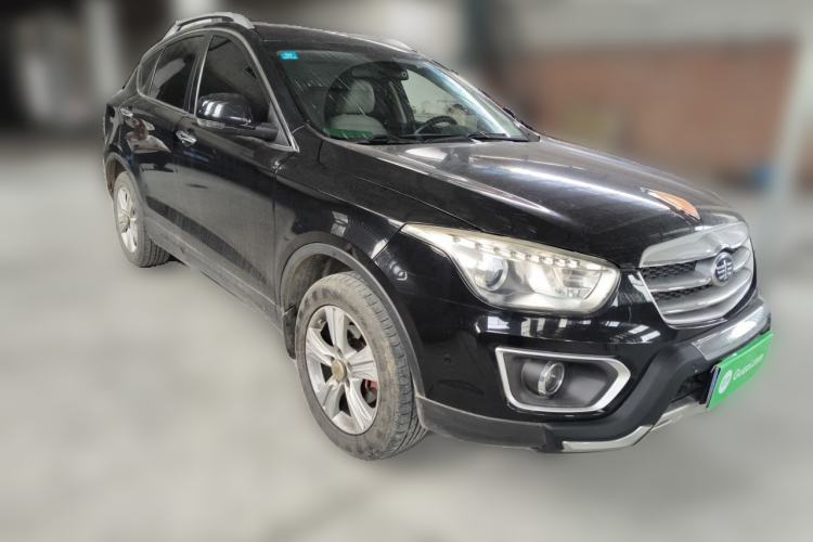 Used Bestune X80 2013 2.0L automatic luxury version Front Right 45 Deg