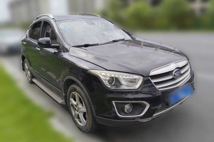 Used Bestune X80 2013 2.0L automatic luxury version Front Right 45 Deg