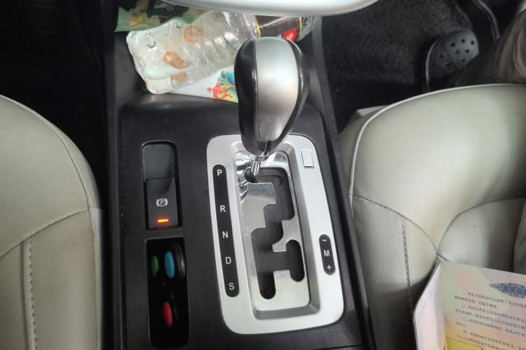 Used Bestune X80 2013 2.0L automatic luxury version Gear Lever