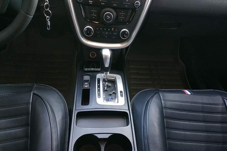 Used Bestune X80 2013 2.0L automatic luxury version Gear Lever