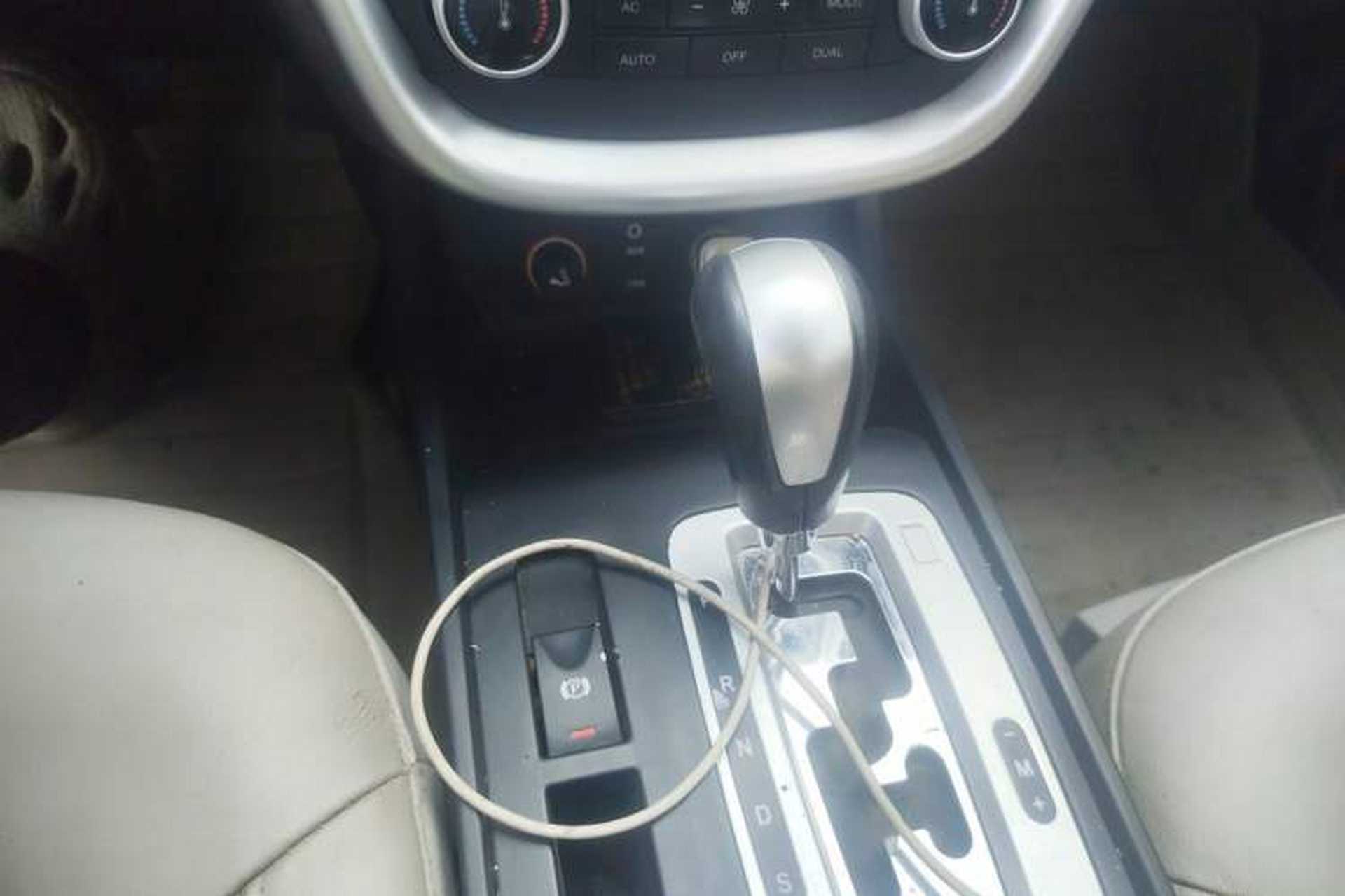 Used Bestune X80 2013 2.0L automatic luxury version Gear Lever