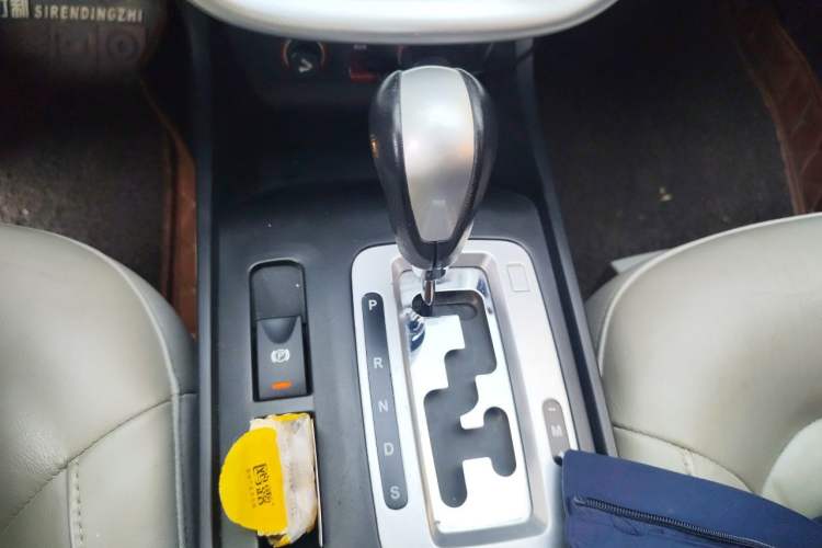 Used Bestune X80 2013 2.0L automatic luxury version Gear Lever