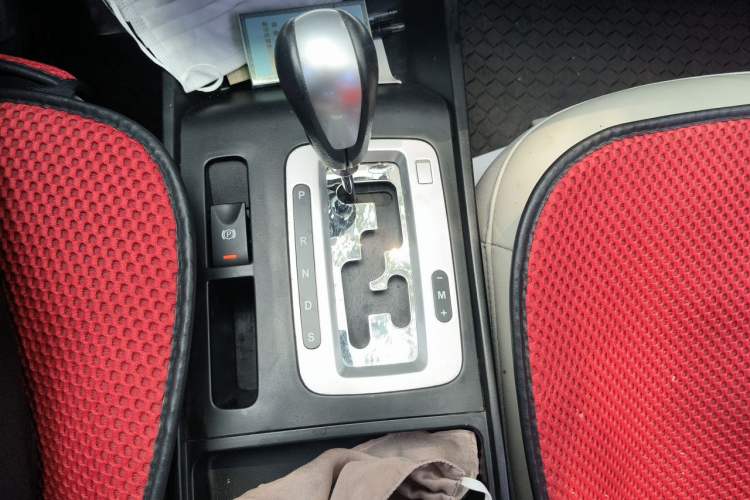 Used Bestune X80 2013 2.0L automatic luxury version Gear Lever
