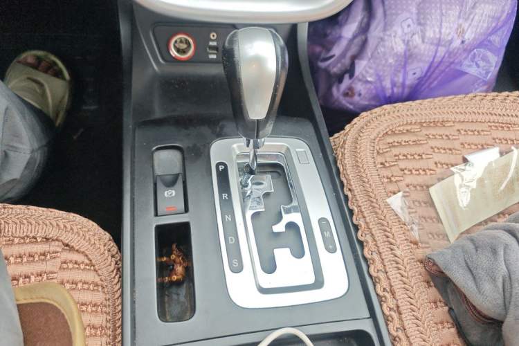 Used Bestune X80 2013 2.0L automatic luxury version Gear Lever