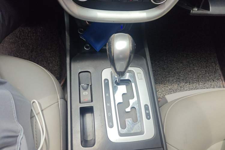 Used Bestune X80 2013 2.0L automatic comfort version Gear Lever
