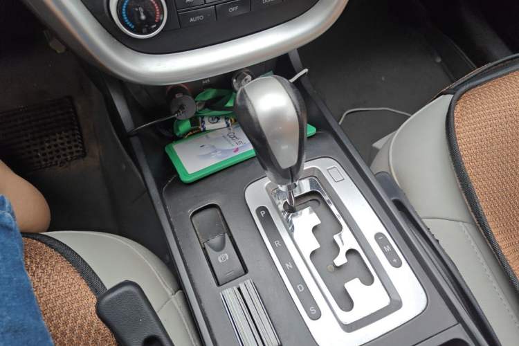 Used Bestune X80 2013 2.0L automatic luxury version Gear Lever