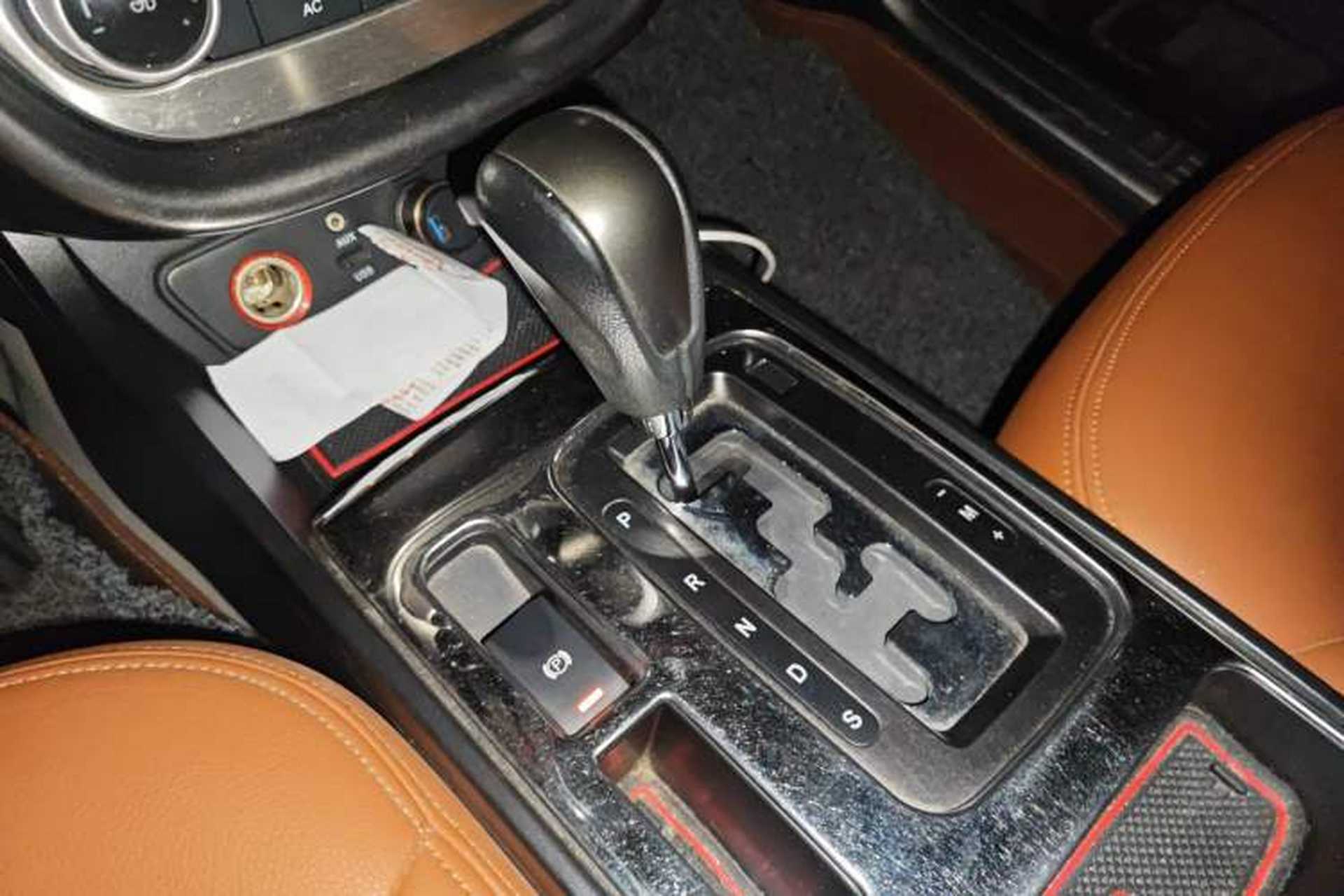 Used Bestune X80 2013 2.0L automatic comfort version Gear Lever
