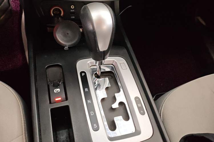 Used Bestune X80 2013 2.0L automatic comfort version Gear Lever