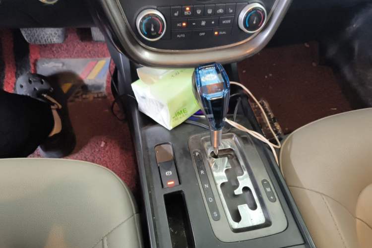 Used Bestune X80 2013 2.0L automatic luxury version Gear Lever