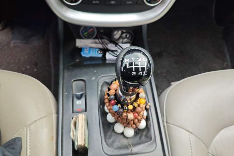 Used Bestune X80 2013 2.0L manual luxury version Gear Lever