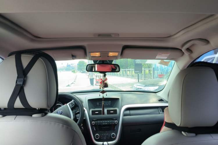 Used Bestune X80 2013 2.0L automatic luxury version Headliner