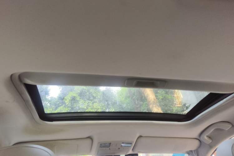 Used Bestune X80 2013 2.0L automatic luxury version Headliner
