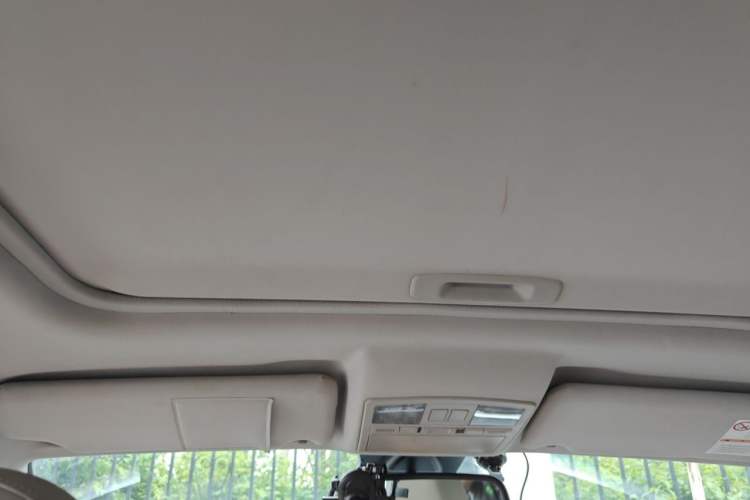 Used Bestune X80 2013 2.0L automatic luxury version Headliner