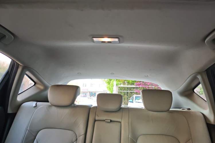 Used Bestune X80 2013 2.0L automatic luxury version Headliner