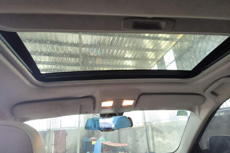Used Bestune X80 2013 2.0L automatic luxury version Headliner