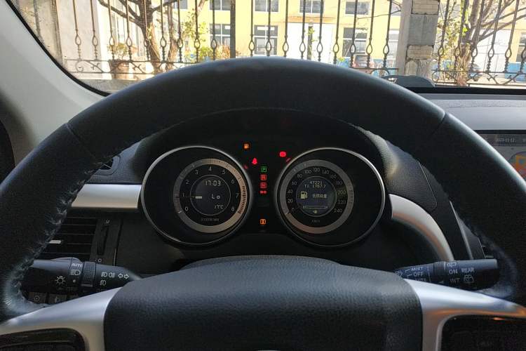 Used Bestune X80 2013 2.0L automatic luxury version Instrument Cluster