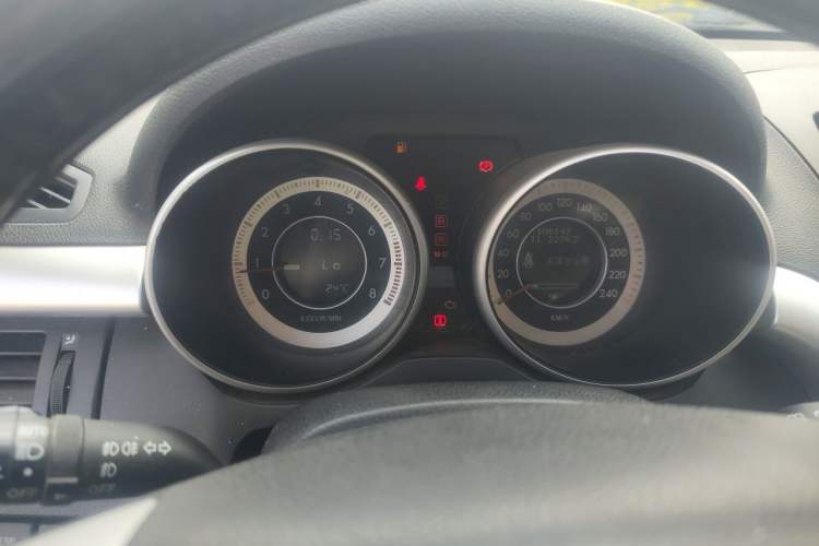 Used Bestune X80 2013 2.0L automatic luxury version Instrument Cluster