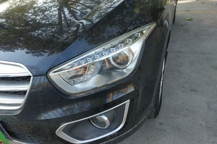 Used Bestune X80 2013 2.0L automatic luxury version Left Front Headlight