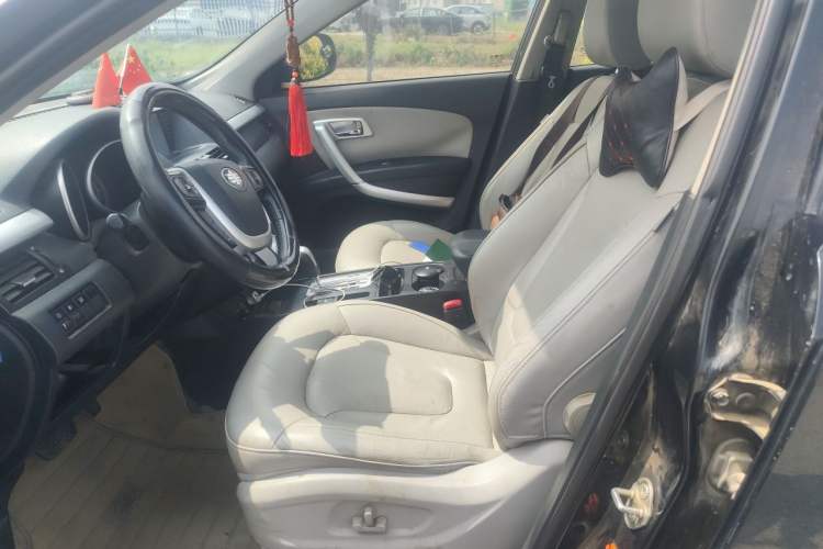 Used Bestune X80 2013 2.0L automatic luxury version Left Front Seat