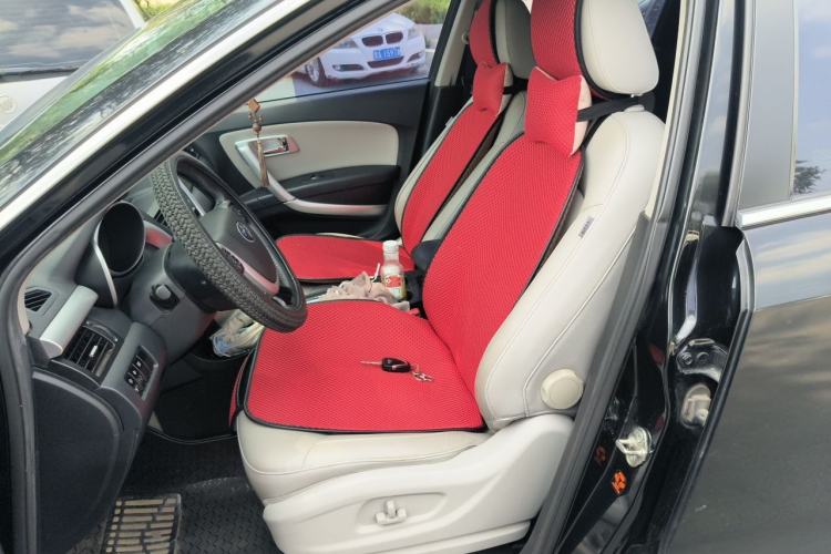 Used Bestune X80 2013 2.0L automatic luxury version Left Front Seat
