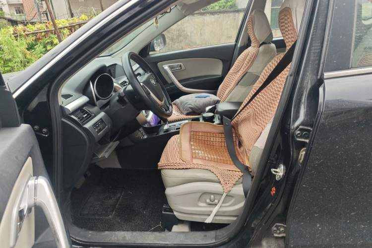 Used Bestune X80 2013 2.0L automatic luxury version Left Front Seat
