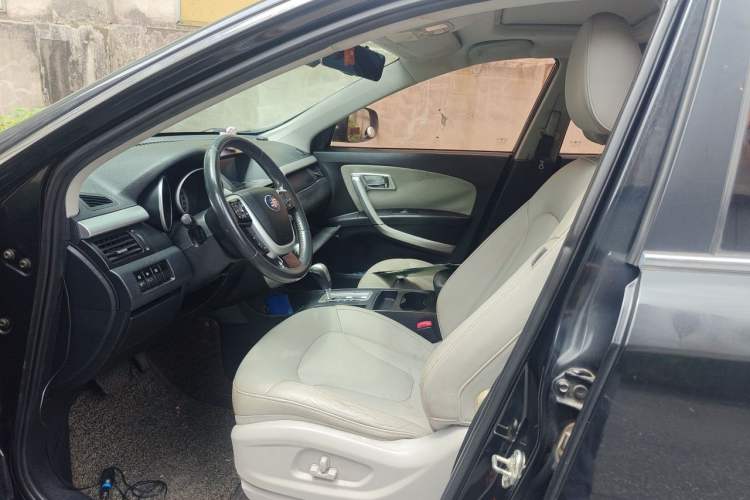 Used Bestune X80 2013 2.0L automatic comfort version Left Front Seat
