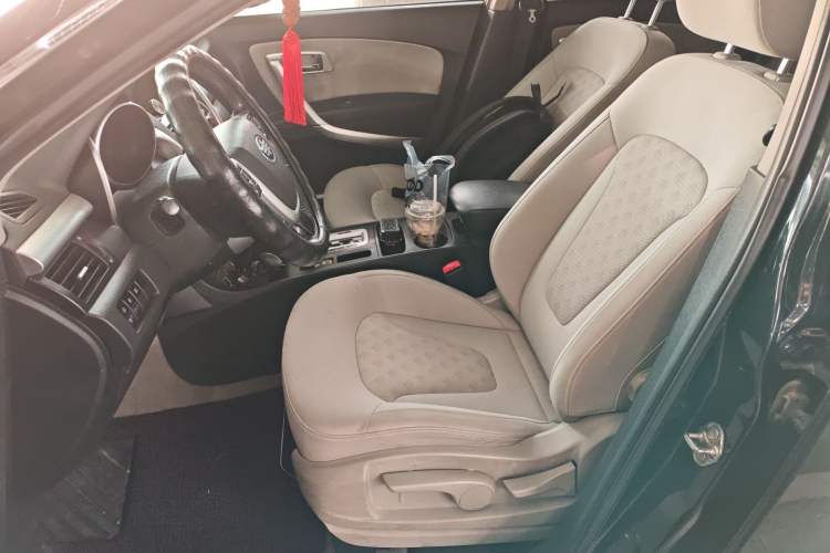 Used Bestune X80 2013 2.0L automatic comfort version Left Front Seat