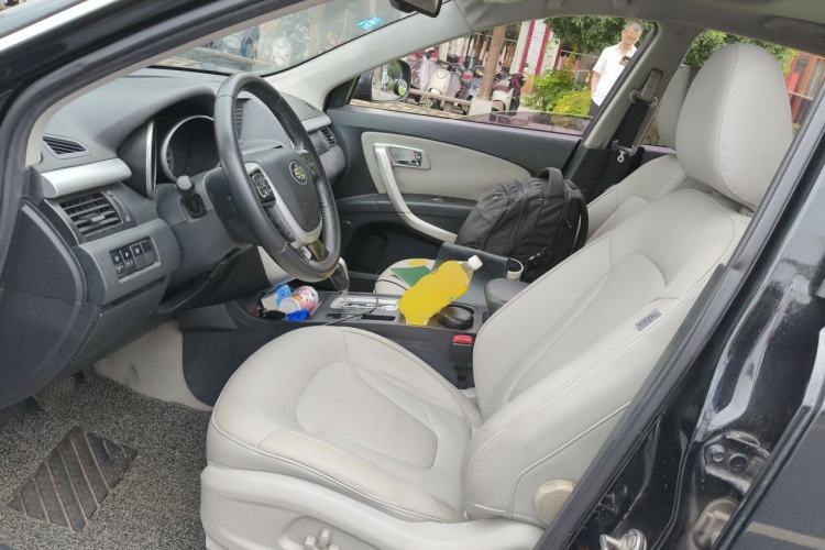 Used Bestune X80 2013 2.0L automatic luxury version Left Front Seat