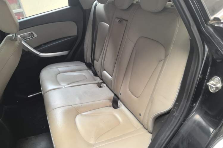Used Bestune X80 2013 2.0L automatic luxury version Left Rear Seat