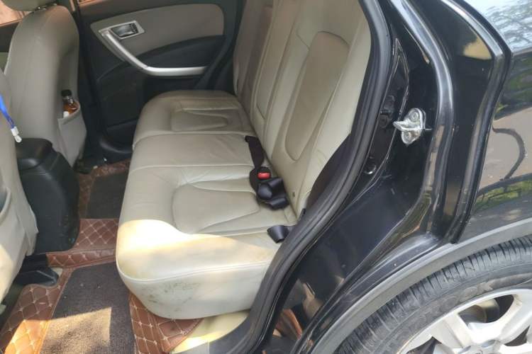 Used Bestune X80 2013 2.0L automatic luxury version Left Rear Seat