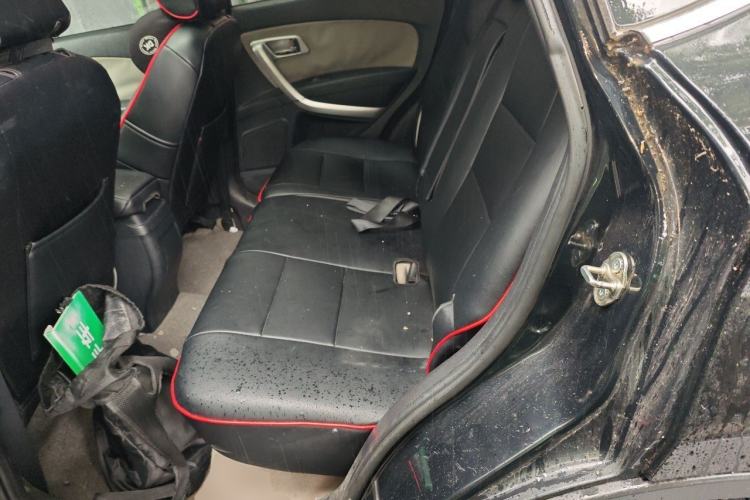 Used Bestune X80 2013 2.0L automatic comfort version Left Rear Seat