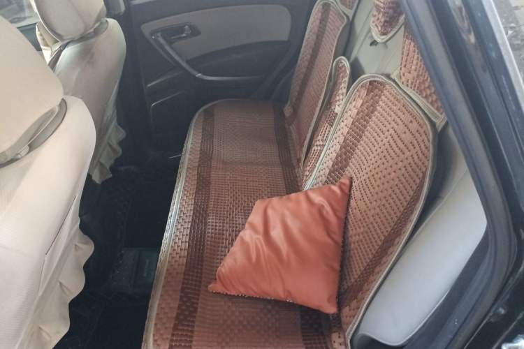 Used Bestune X80 2013 2.0L manual luxury version Left Rear Seat