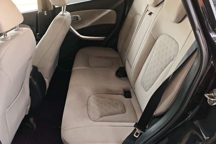 Used Bestune X80 2013 2.0L automatic comfort version Left Rear Seat