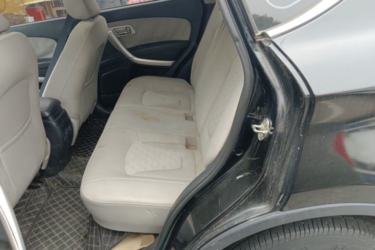 Used Bestune X80 2013 2.0L automatic comfort version Left Rear Seat