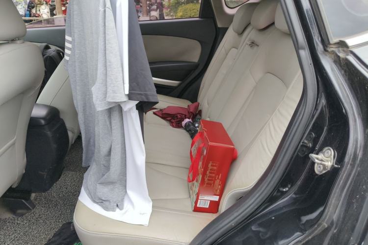 Used Bestune X80 2013 2.0L automatic luxury version Left Rear Seat
