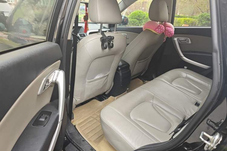 Used Bestune X80 2013 2.0L automatic luxury version Left Rear Seat