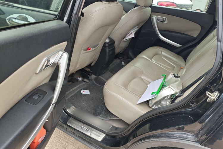 Used Bestune X80 2013 2.0L manual luxury version Left Rear Seat