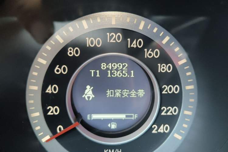 Used Bestune X80 2013 2.0L automatic luxury version Odometer Close Up